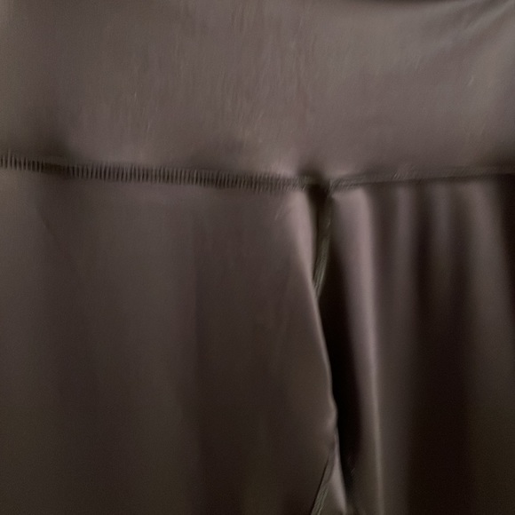 True Religion Activewear - Picture 5 of 5